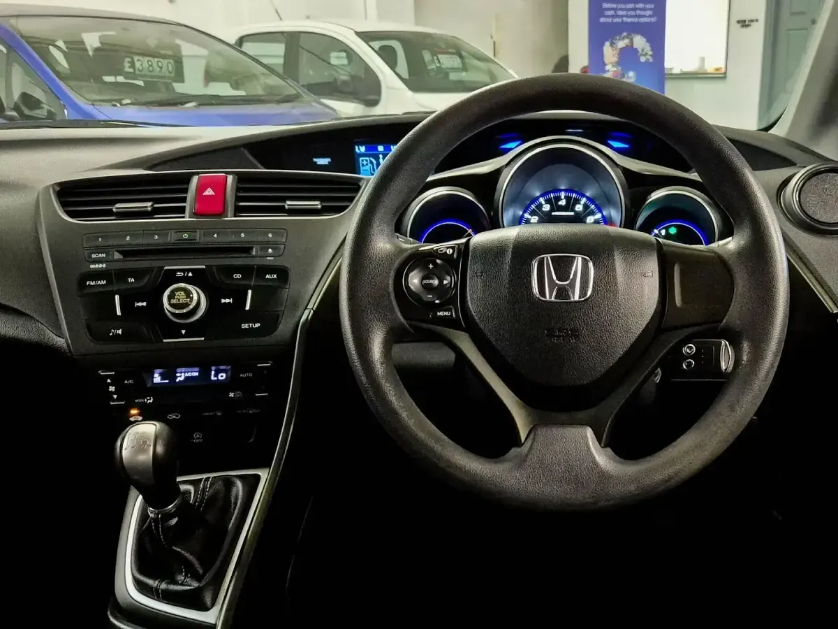 Used Honda Civic SE 100 HP (73 kW) 2012 Yellow Hatchback