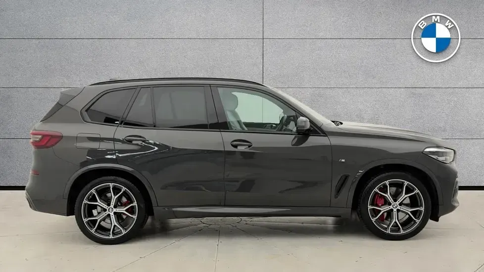 Usado BMW X5 M Sport 298 HP (219 kW) 2023 Cinzento SUV