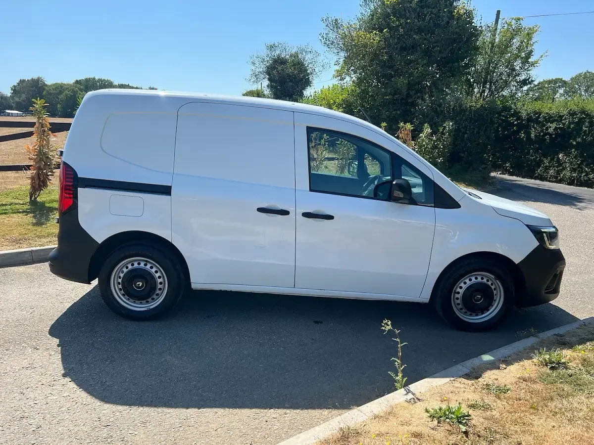 Used Renault Kangoo 2023 White MPV