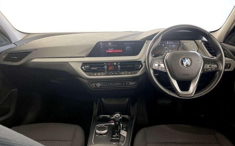 Used BMW 118 Comfort Edition 140 HP (102 kW) 2020 Grey Hatchback