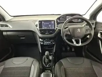 Usado Peugeot 2008 Allure 100 HP (73 kW) 2019 Cinzento SUV