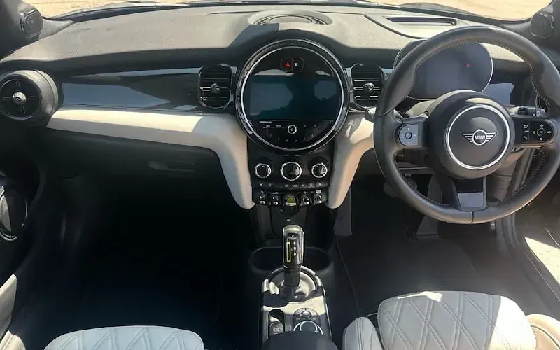 Used Mini Cooper Level 3 135 kW (184 HP) 2023 Hatchback