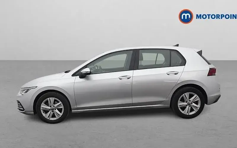 Used VW Golf VIII Life 131 HP (96 kW) 2023 Silver Hatchback