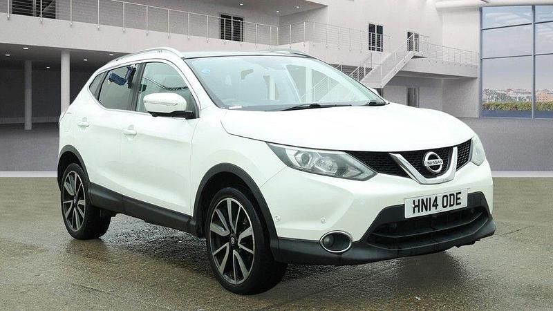 Used Nissan Qashqai Tekna 115 HP (84 kW) 2014 White SUV