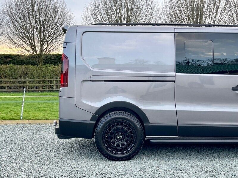 Begagnad Renault Trafic 2018 Grå Minibuss