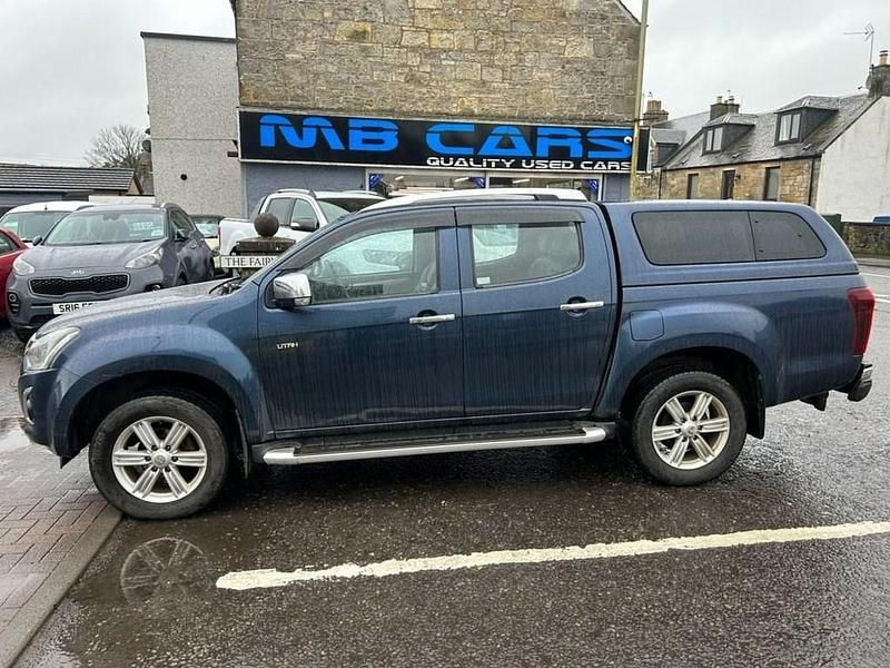 Used Isuzu Pick up 164 HP (120 kW) 2018 Blue Pickup