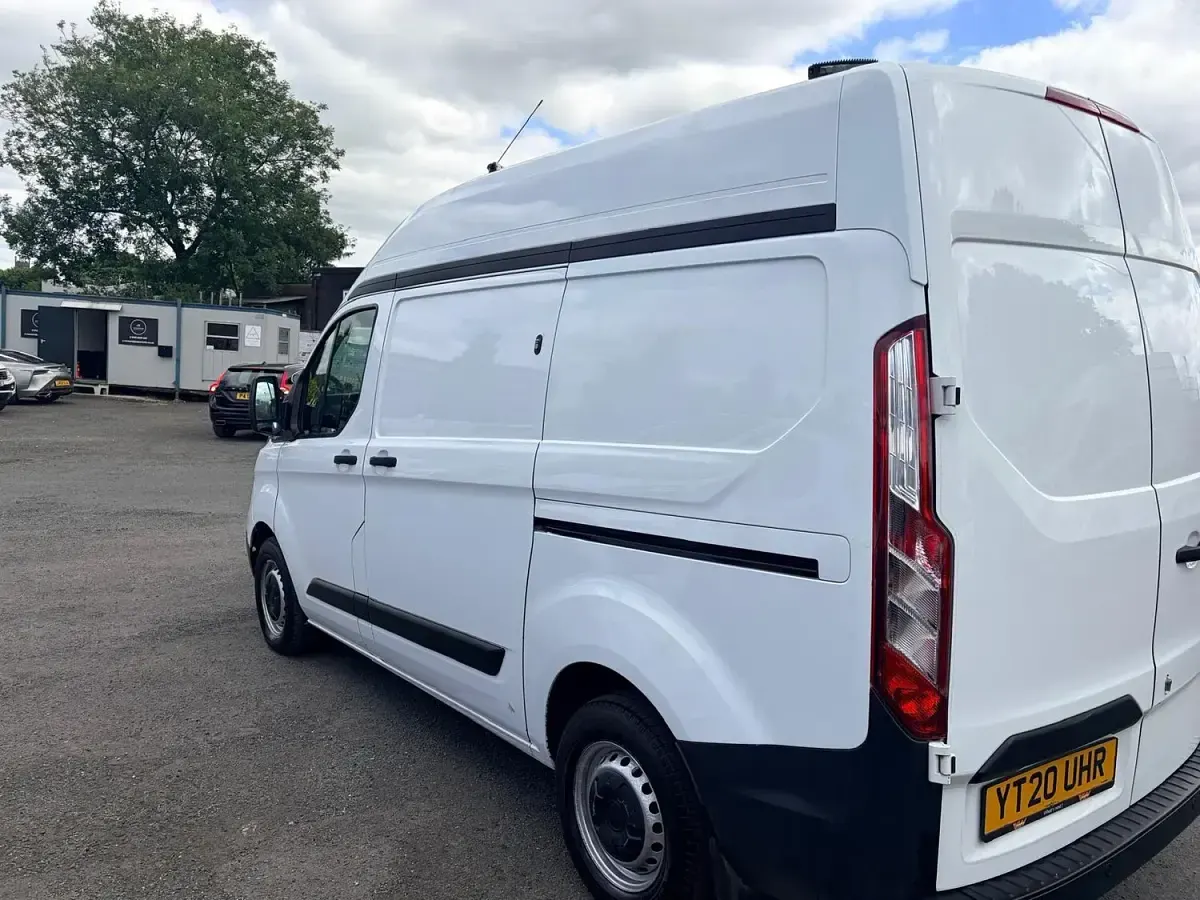 Used Ford Transit Custom S 105 HP (77 kW) 2020 White Van