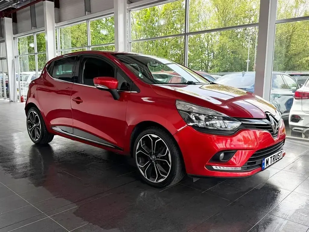 Used Renault Clio IV Iconic 75 HP (55 kW) 2019 Red Hatchback