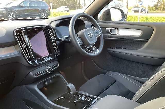 Used Volvo XC40 Plus 194 HP (142 kW) 2025 Green SUV