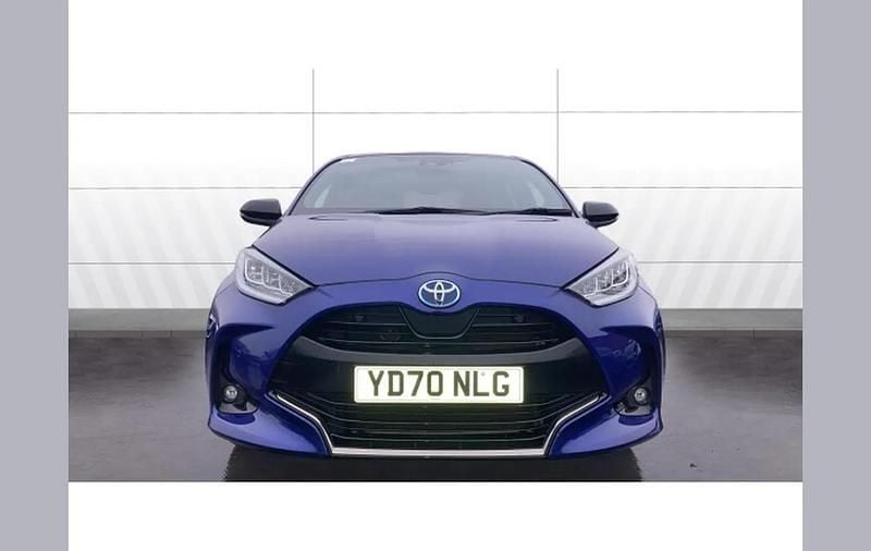 Used Toyota Yaris Hybrid 116 HP (85 kW) 2020 Blue Hatchback