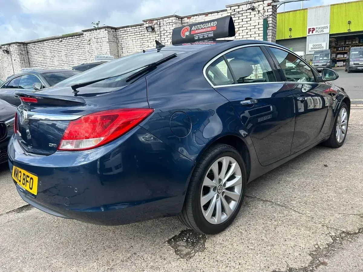 Used Vauxhall Insignia Elite 2013 Blue Hatchback