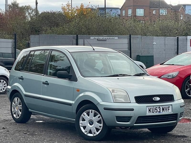Green Used 2004 Ford Fusion Hatchback | £1,995 (Good price) - Image 1/4