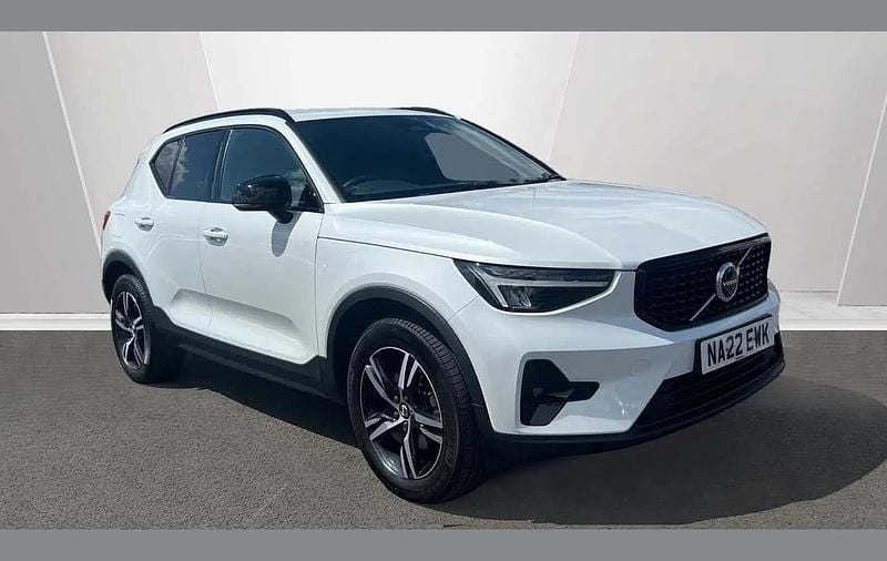 White Used 2022 Volvo XC40 Plus SUV | £28,995 (Fair price) - Image 1/4