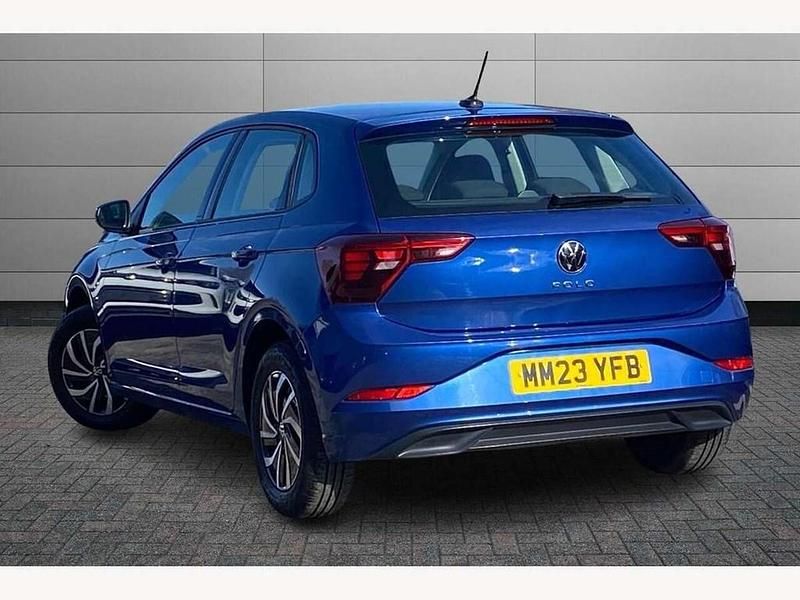 Used VW Polo Life 95 HP (69 kW) 2023 Blue Hatchback