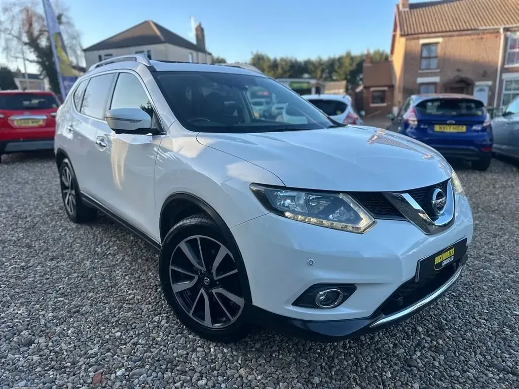 Used Nissan X-Trail N-TEC 130 HP (95 kW) 2015 White SUV