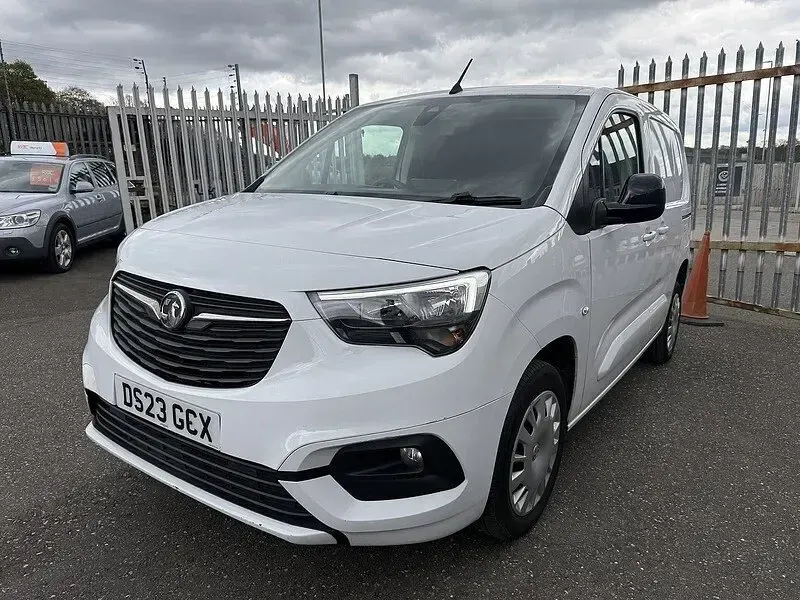 Used Vauxhall Combo 100 HP (73 kW) 2023 White MPV