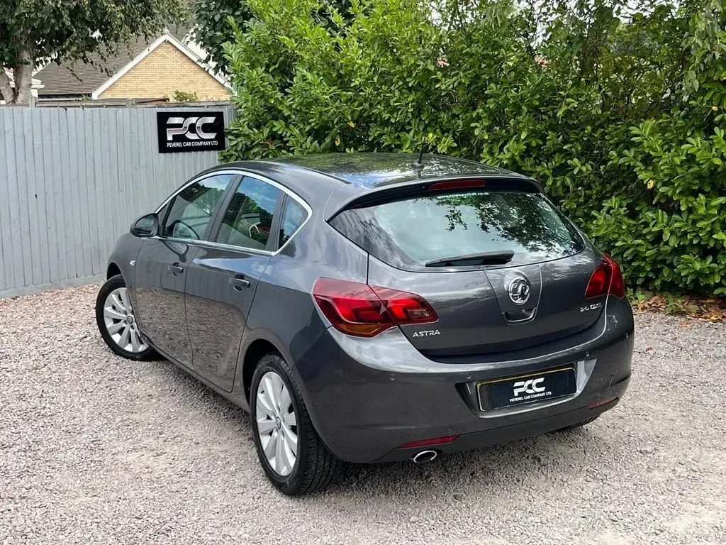 Used Vauxhall Astra Elite 165 HP (121 kW) 2011 Grey Hatchback