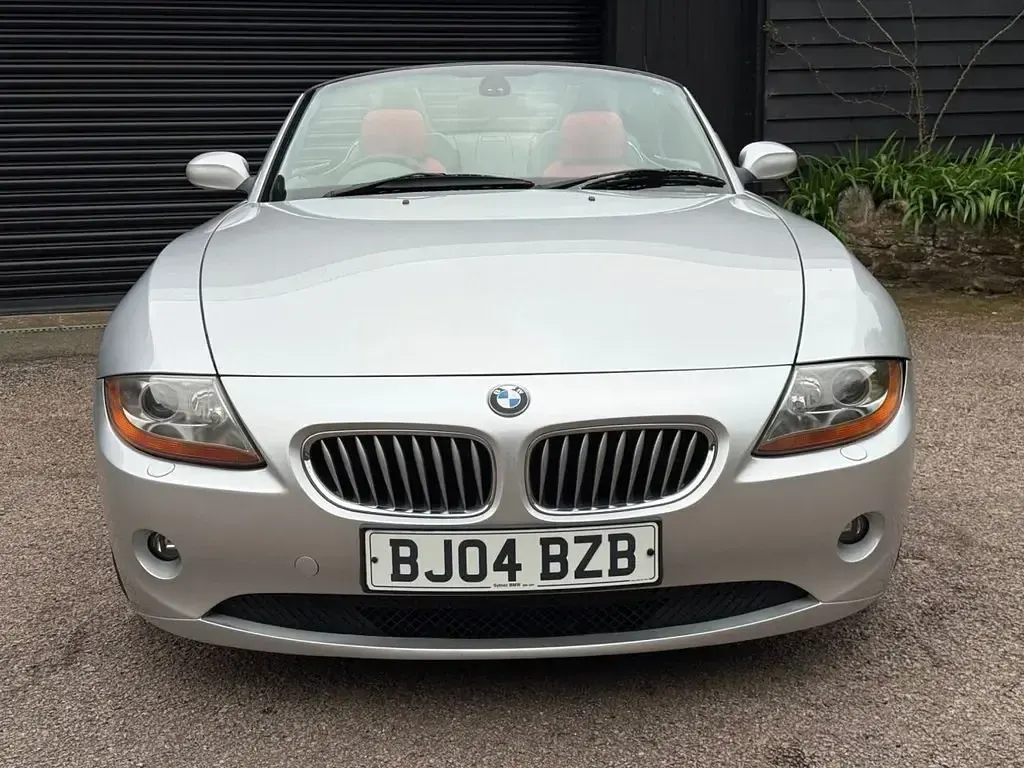 Usado BMW Z4 Impressive 231 CV (169 kW) 2004 Plateado Descapotable