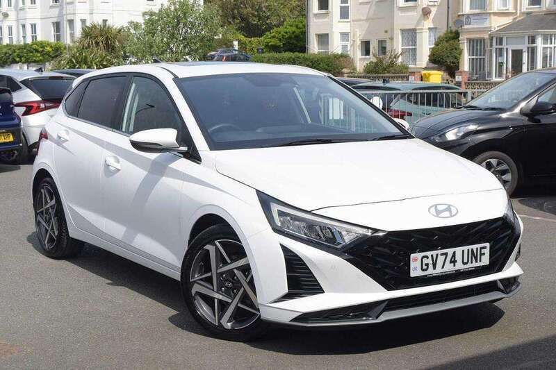 White Used 2025 Hyundai i20 Ultimate Hatchback | £19,995 (Expensive) - Image 1/4