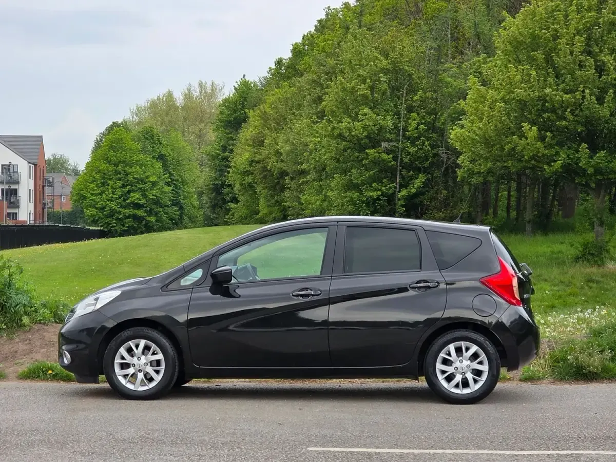 Begagnad Nissan Note Acenta 2014 Svart Halvkombi