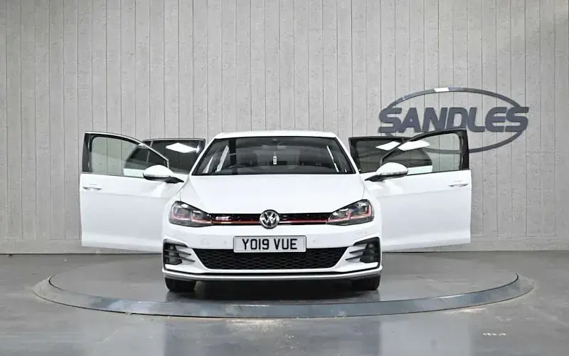Used VW Golf VII GTI 245 HP (180 kW) 2019 White Hatchback