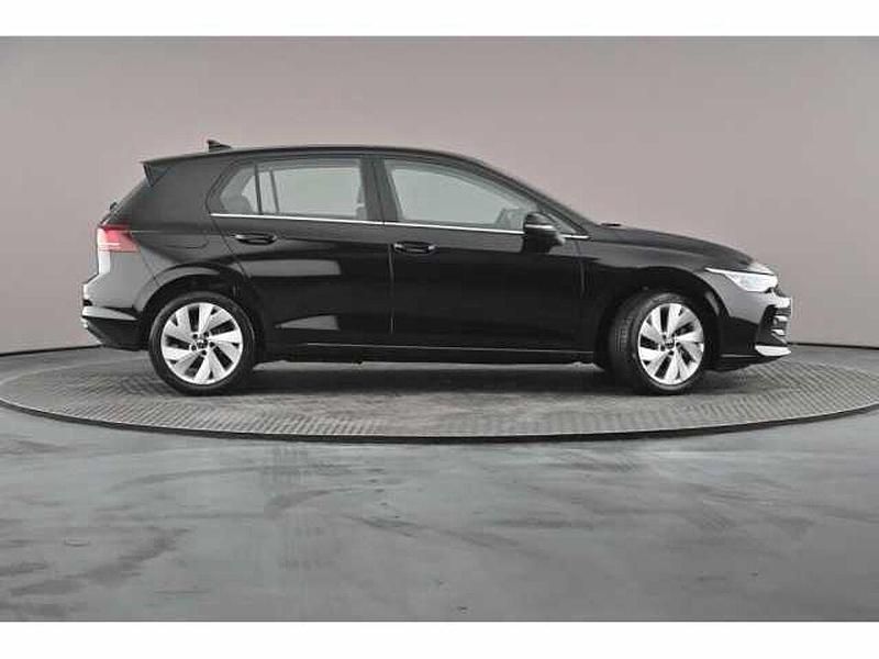 Nouă VW Golf VIII 204 CP (150 kW) 2025