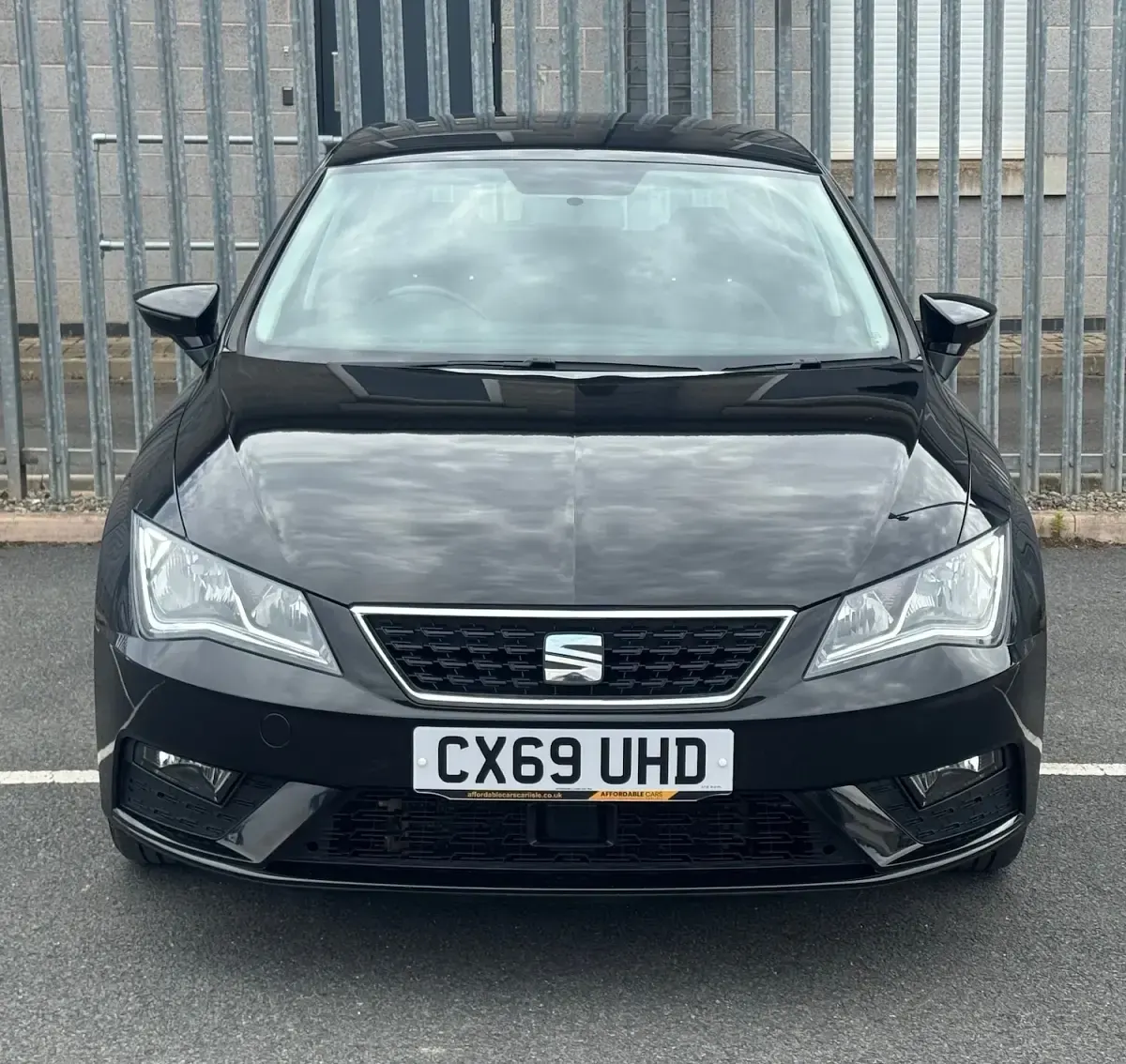 Used Seat Leon SE 130 HP (95 kW) 2019 Black Hatchback