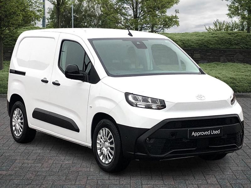 White New 2024 Toyota Proace City Van | £19,500 (Fair price) - Image 1/4