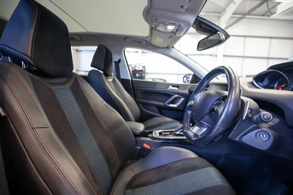 Używany Peugeot 308 S 130 KM (95 kW) 2019 Niebieski Hatchback