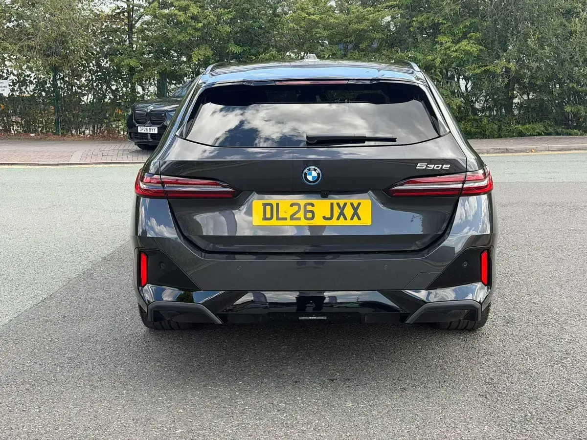 Used BMW 530e M Sport 295 HP (216 kW) 2026 Grey Estate