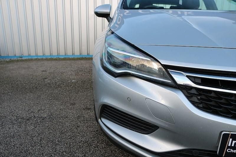 Second-hand Vauxhall Astra Design Edition 2016 Argintiu Hatchback