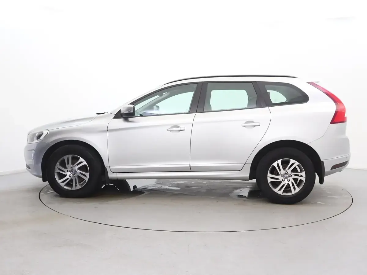 Used Volvo XC60 SE 181 HP (133 kW) 2015 Silver SUV