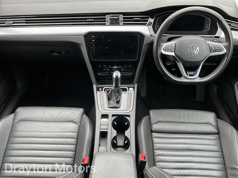 Used VW Passat Advance 218 HP (160 kW) 2021 Grey Estate