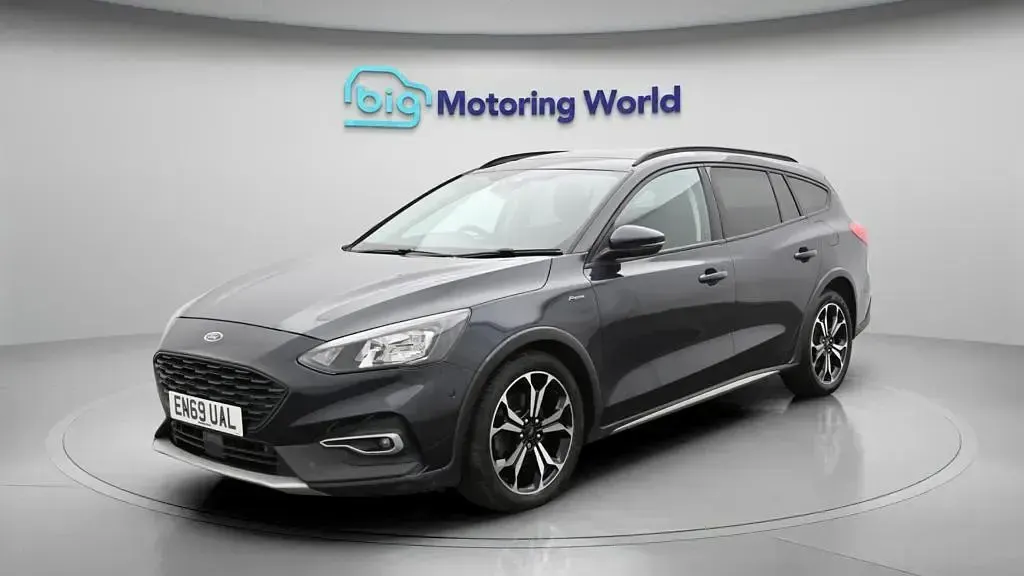 Used Ford Focus Active X 120 HP (88 kW) 2020 Blue Estate
