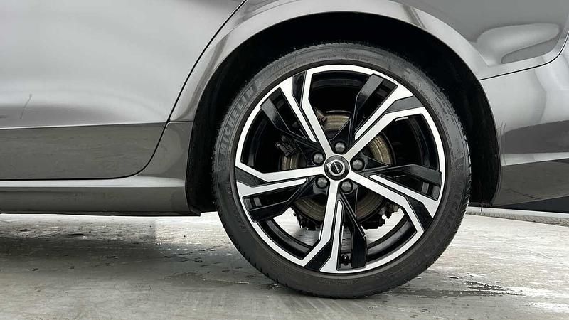 Used Volvo V60 Plus 163 HP (119 kW) 2022 Grey Estate