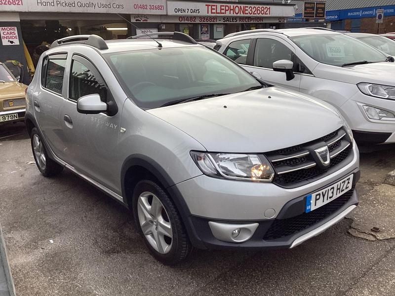 Used Dacia Sandero Lauréate 90 HP (66 kW) 2013 Silver Hatchback