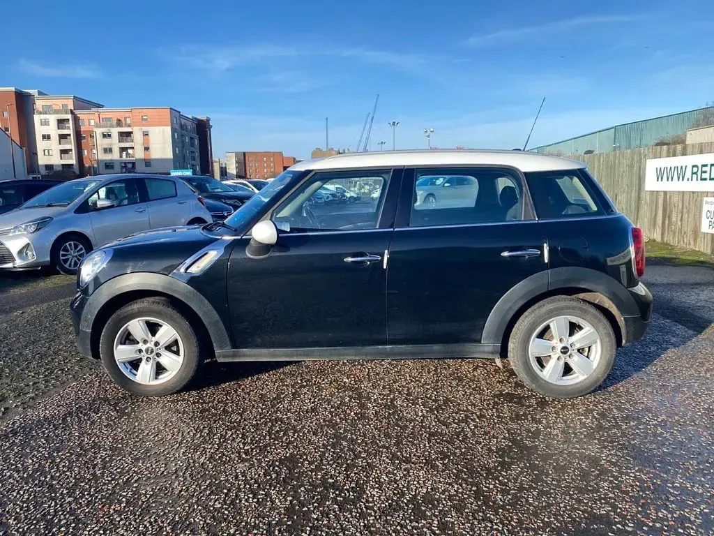 Used Mini Cooper 122 HP (89 kW) 2014 Black Hatchback