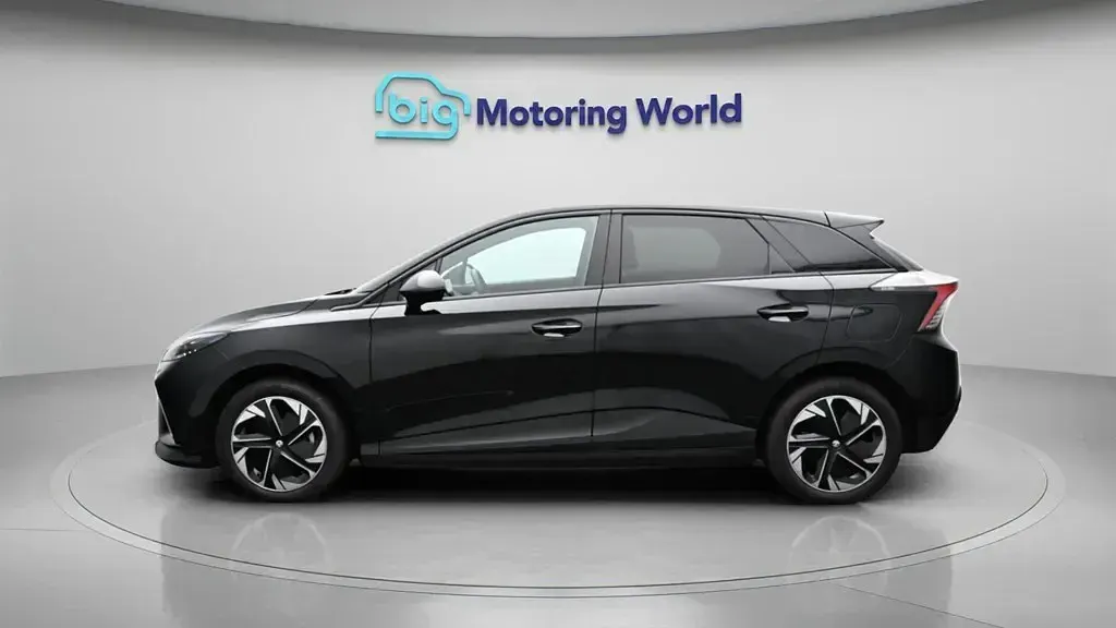 Begagnad MG MG4 EV Trophy 319 kW (435 HK) 2023 Halvkombi