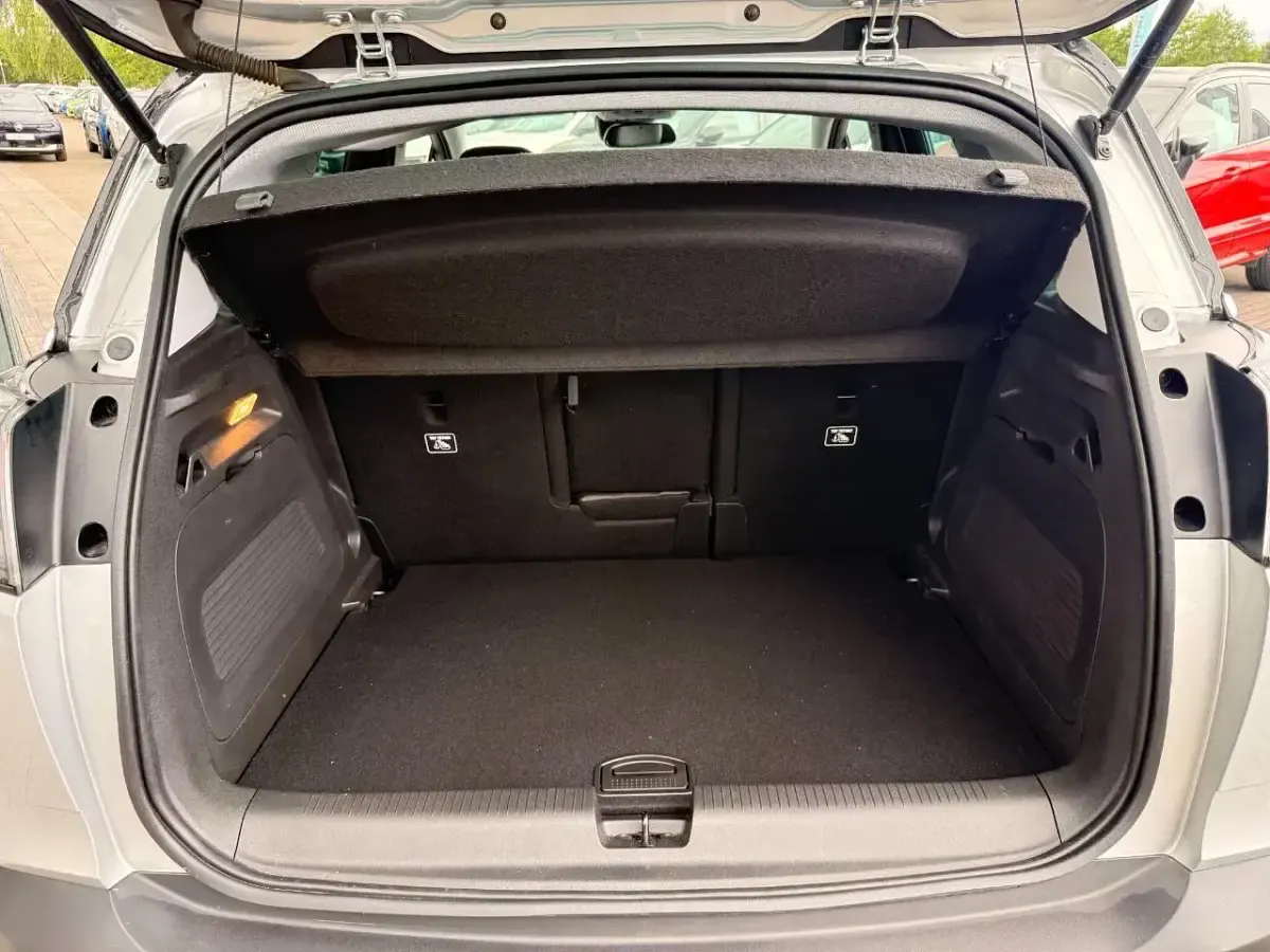 Used Vauxhall Crossland Ultimate 108 HP (79 kW) 2023 Grey SUV