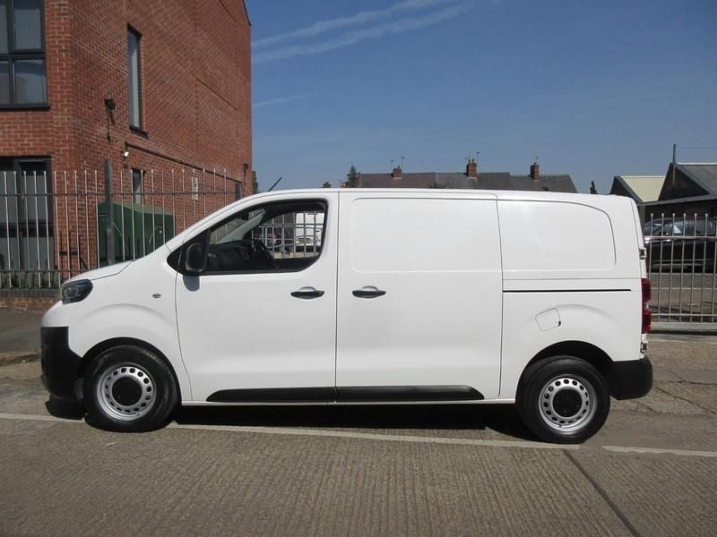 Used Peugeot Expert 120 HP (88 kW) 2021 White Van