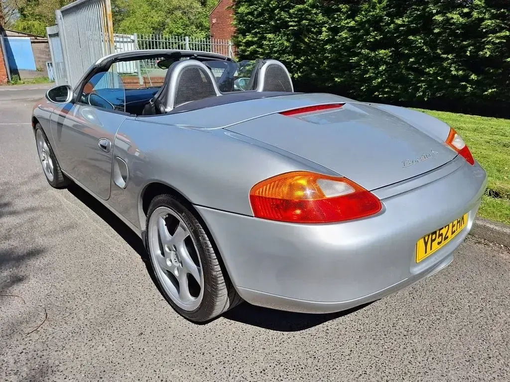 Usado Porsche 986 Boxster 252 HP (185 kW) 2002 Prateado Cabrios