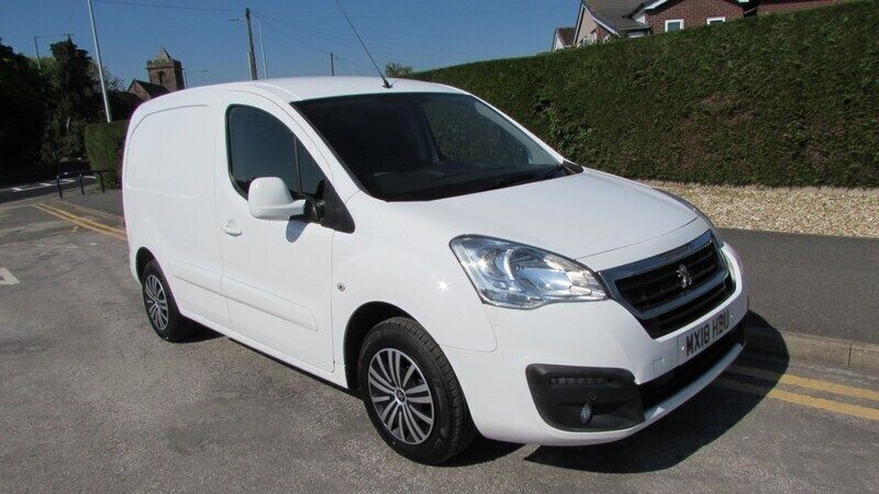 White Used 2018 Peugeot Partner MPV | £5,995 (Fair price) - Image 1/4