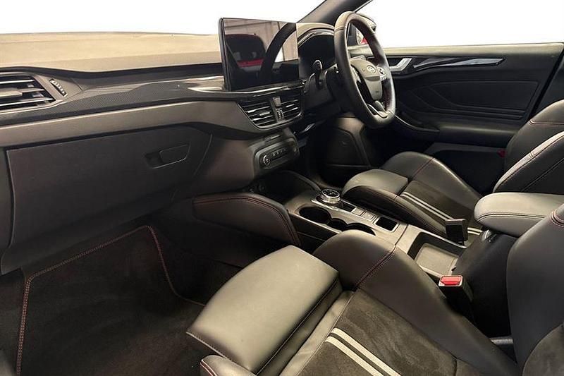 Usado Ford Focus ST 280 HP (205 kW) 2024 Preto Carrinha