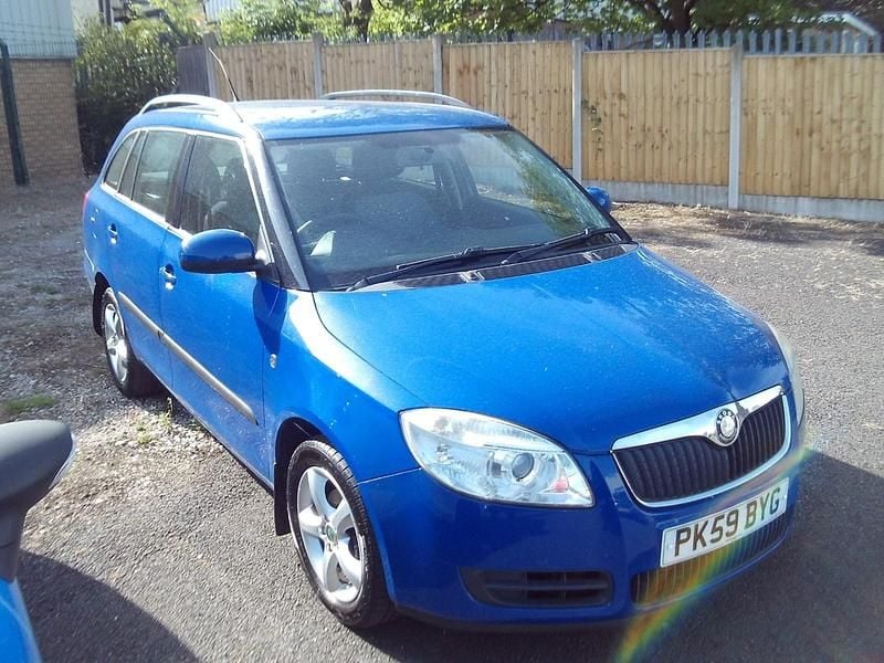 Blue Used 2009 Skoda Fabia Estate | £995 (Good price) - Image 1/4