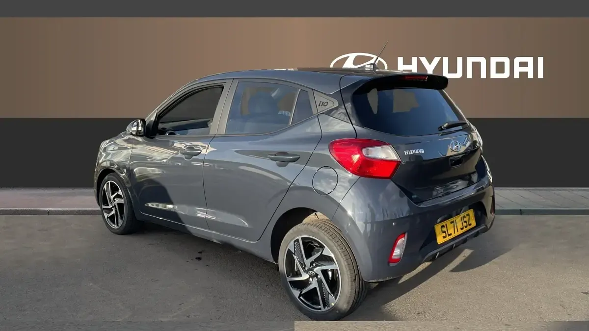 Used Hyundai i10 Premium 67 HP (49 kW) 2021 Hatchback