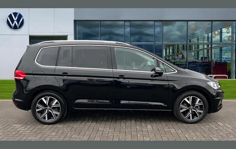 Used VW Touran SEL 150 HP (110 kW) 2025 Black MPV