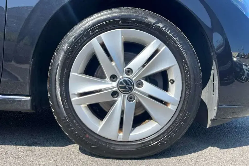Used VW Golf VIII Life 150 HP (110 kW) 2022 Black Hatchback