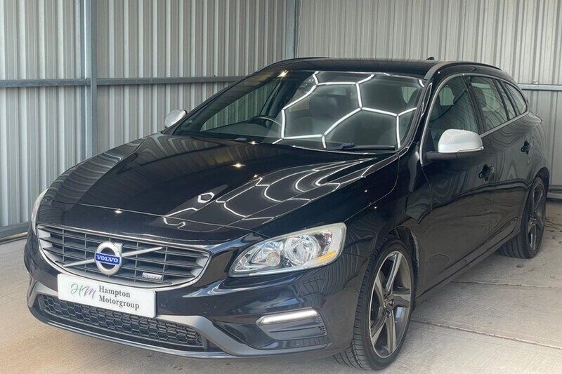 Black Used 2015 Volvo V60 R-Design Estate | £4,599 (Fair price) - Image 1/1