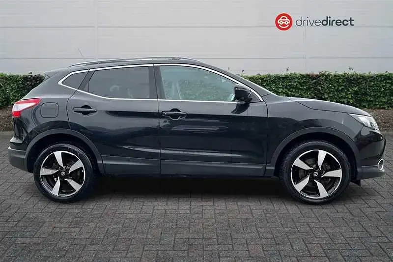 Used Nissan Qashqai N-Vision 110 HP (80 kW) 2017 Black SUV