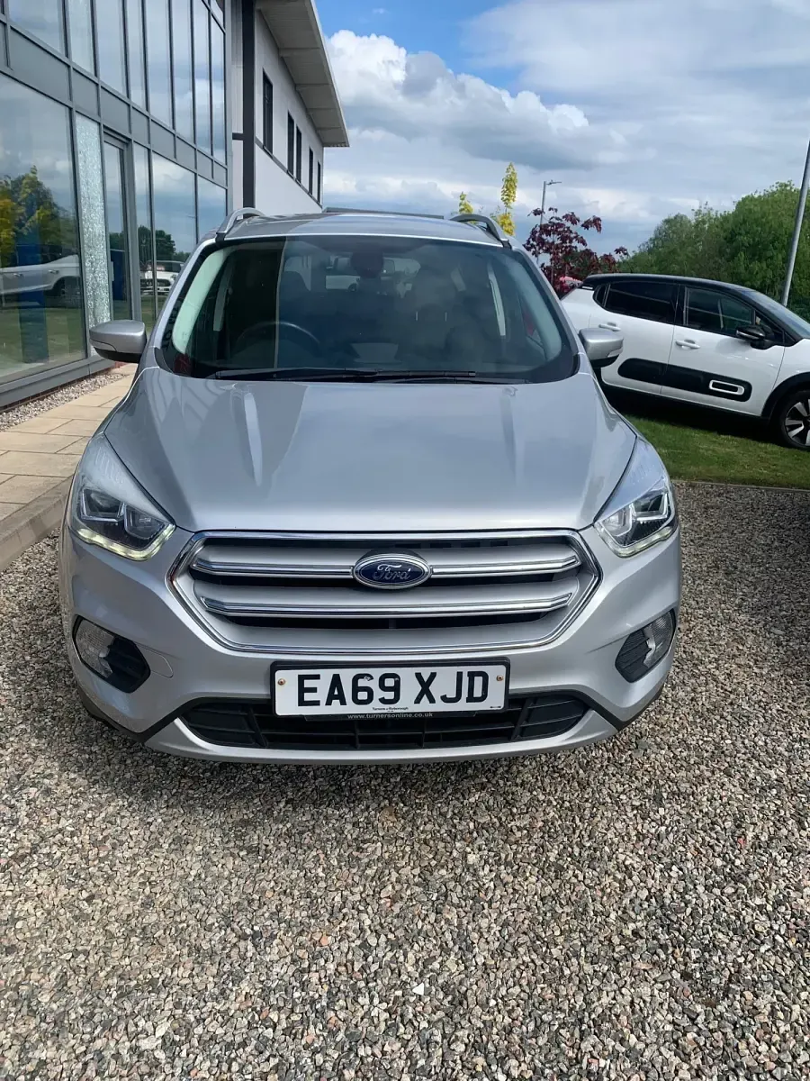 Begagnad Ford Kuga Titanium 2019 Silver SUV